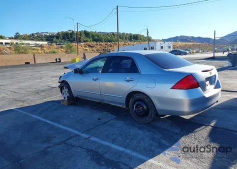 2006 Honda Accord 2.4 Lx из США, поврежденный, VIN JHMCM56466C005105